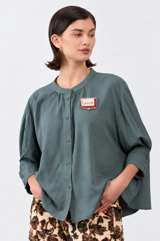 Blouse avec badge Love Simone - Bleu Brume