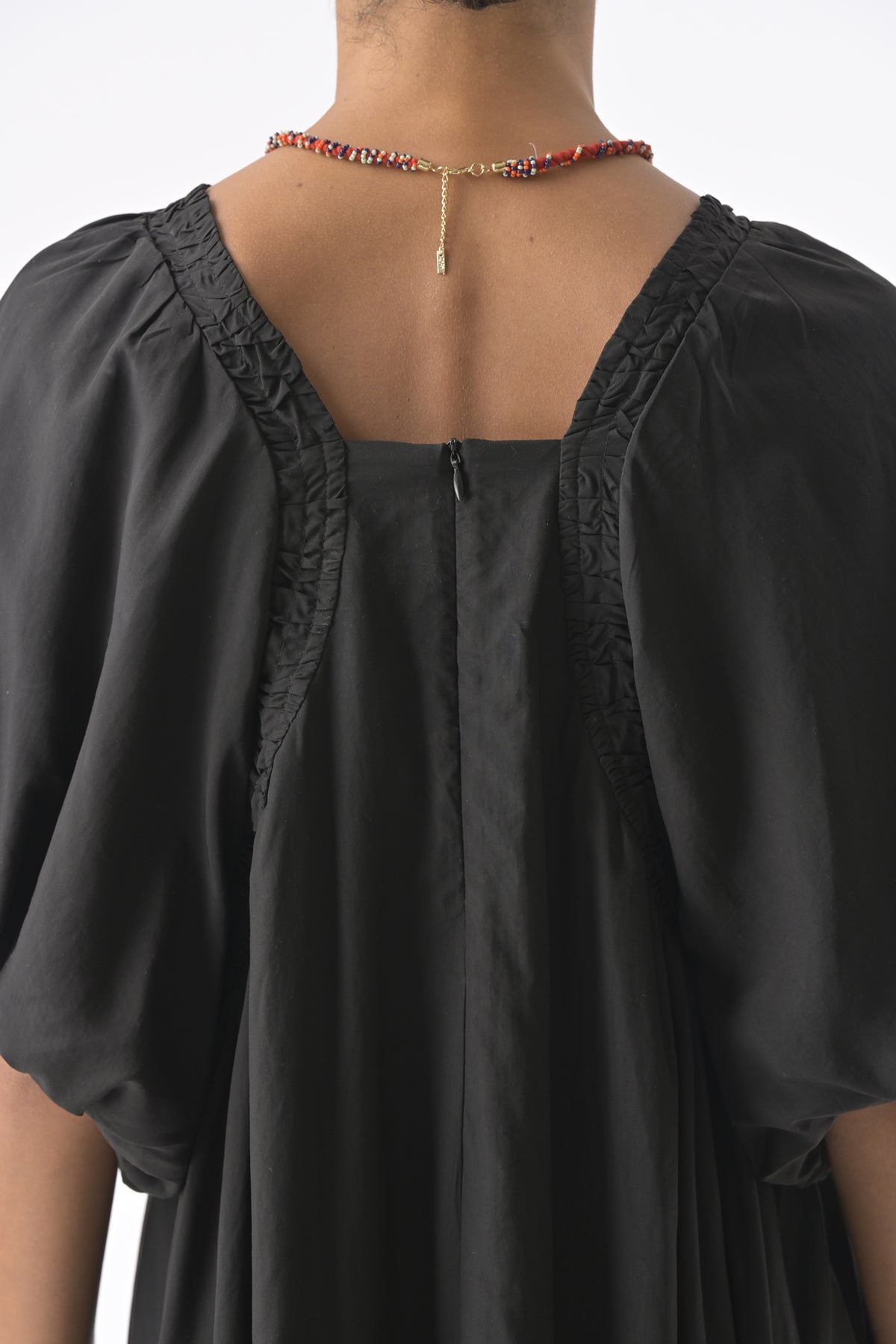 Robe Manoa
