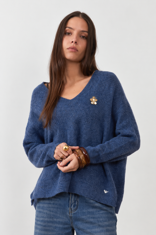 Pull col V avec broche bijou fleur Lam - Denim