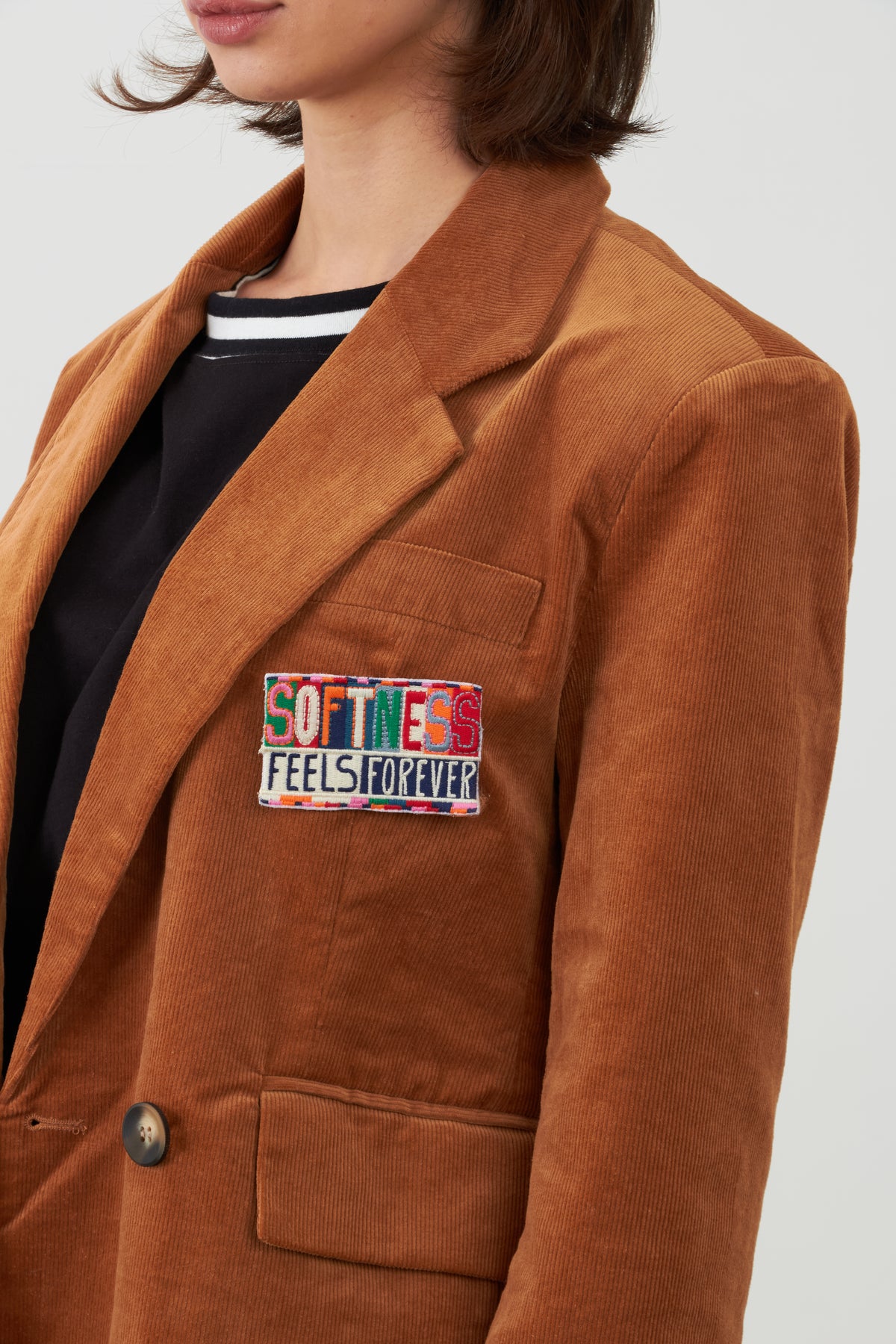 Blazer avec badge brodé Adriel - Camel Pollen