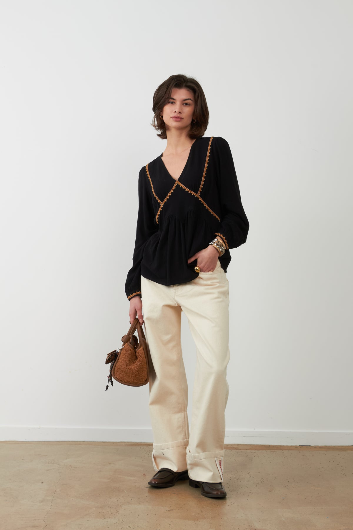 Blouse brodée Almina - Noir