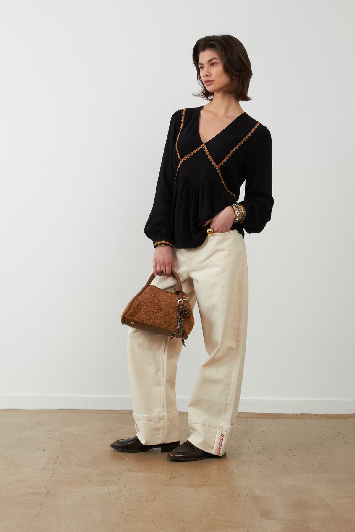 Blouse brodée Almina - Noir