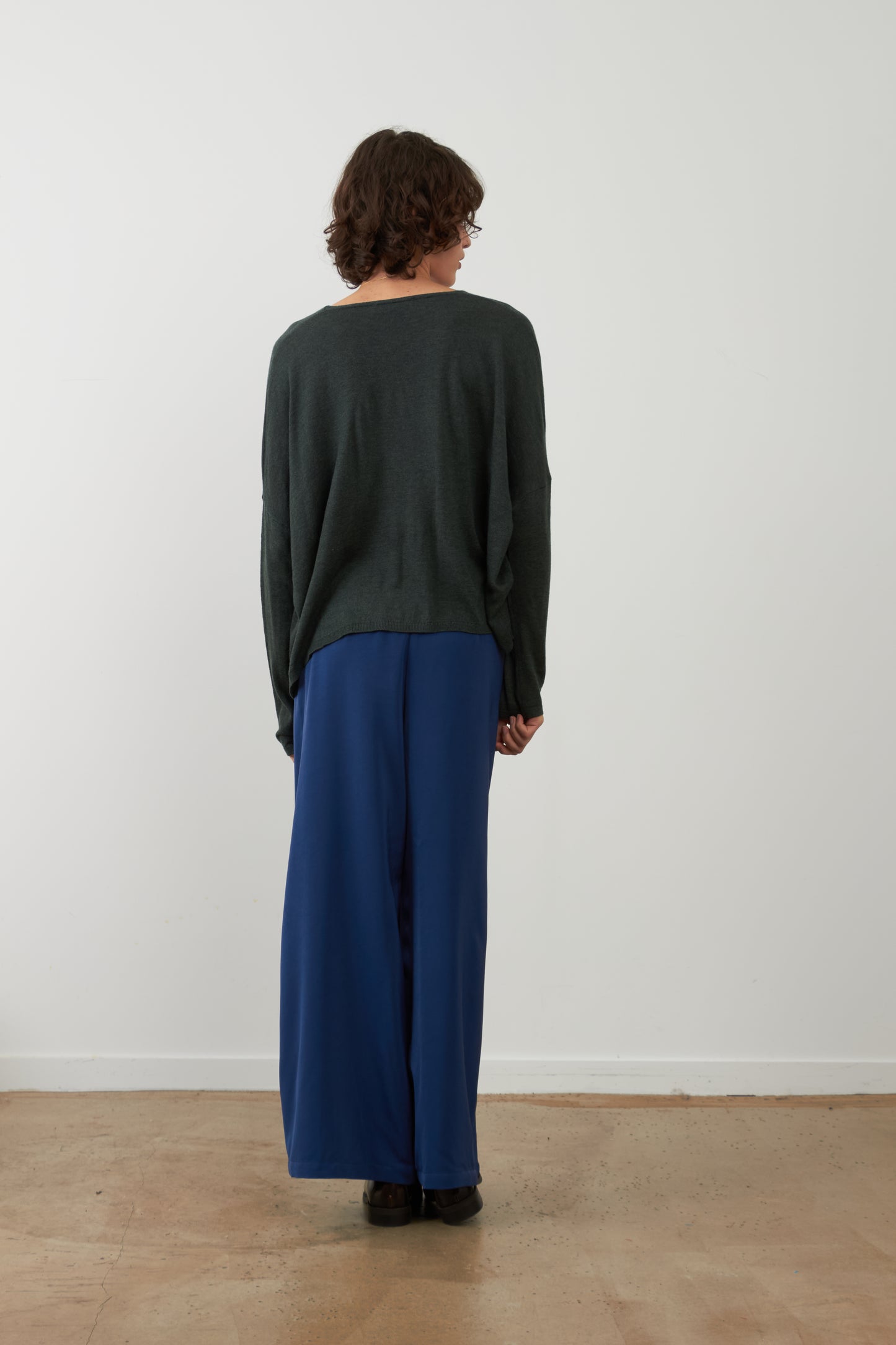 Pull mérinos col V Leila - Vert Brume